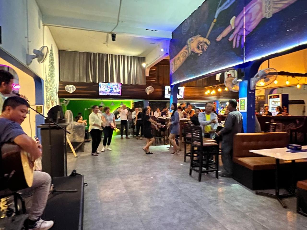 The Eighty8 Hostel Πνομ Πενχ Εξωτερικό φωτογραφία